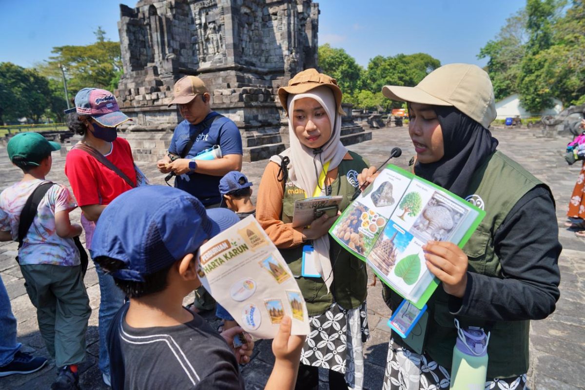 Jelajah Candi Sewu untuk anak