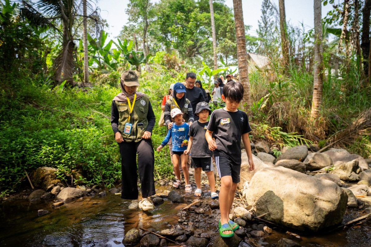Operator trip wisata anak