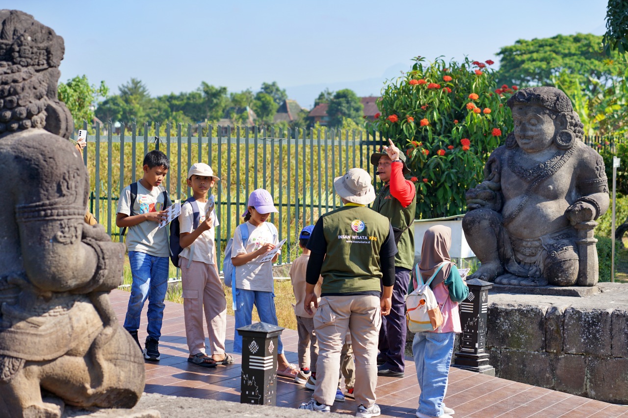 Petualangan Arkeolog Cilik