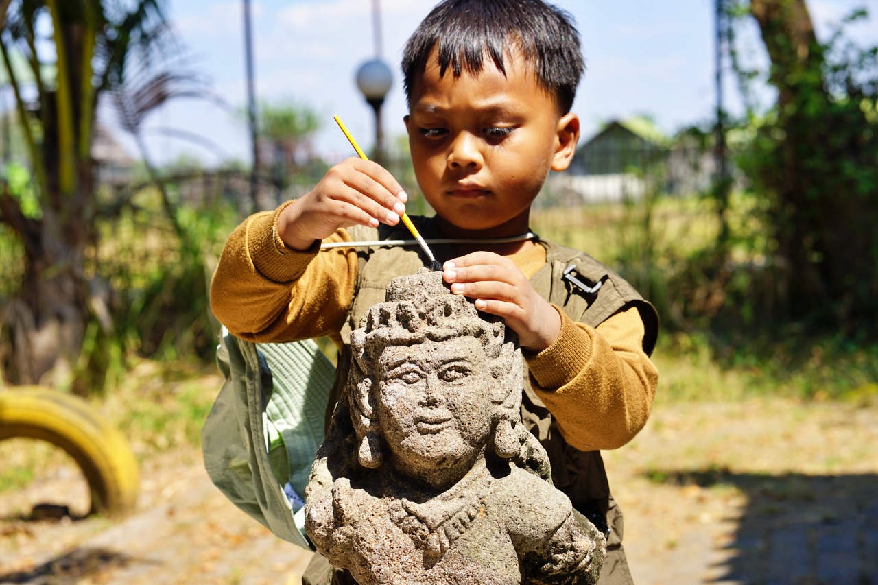 Petualangan Arkeolog Cilik